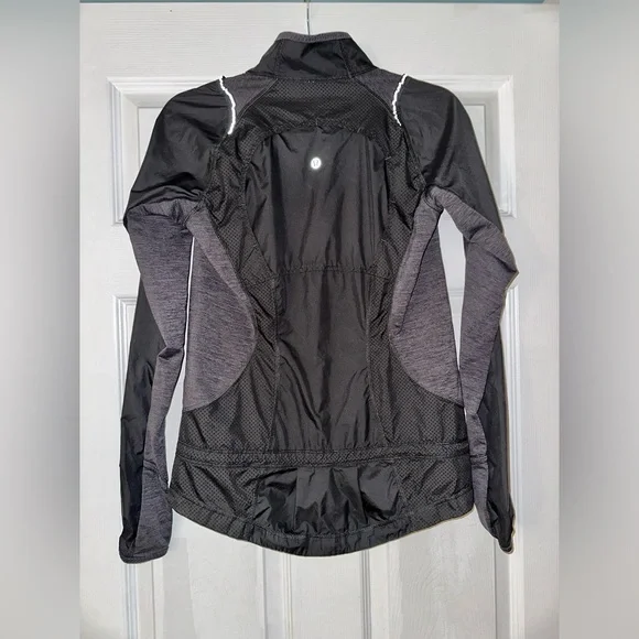 ❤️SOLD❤️ Lululemon Run: Nothin' But Run Jacket - Picture 4 of 4
